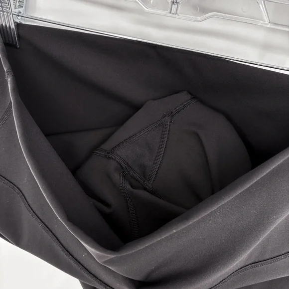 LULULEMONLike New! Wunder Under Luxtreme Black Cropped LeggingsSz 10